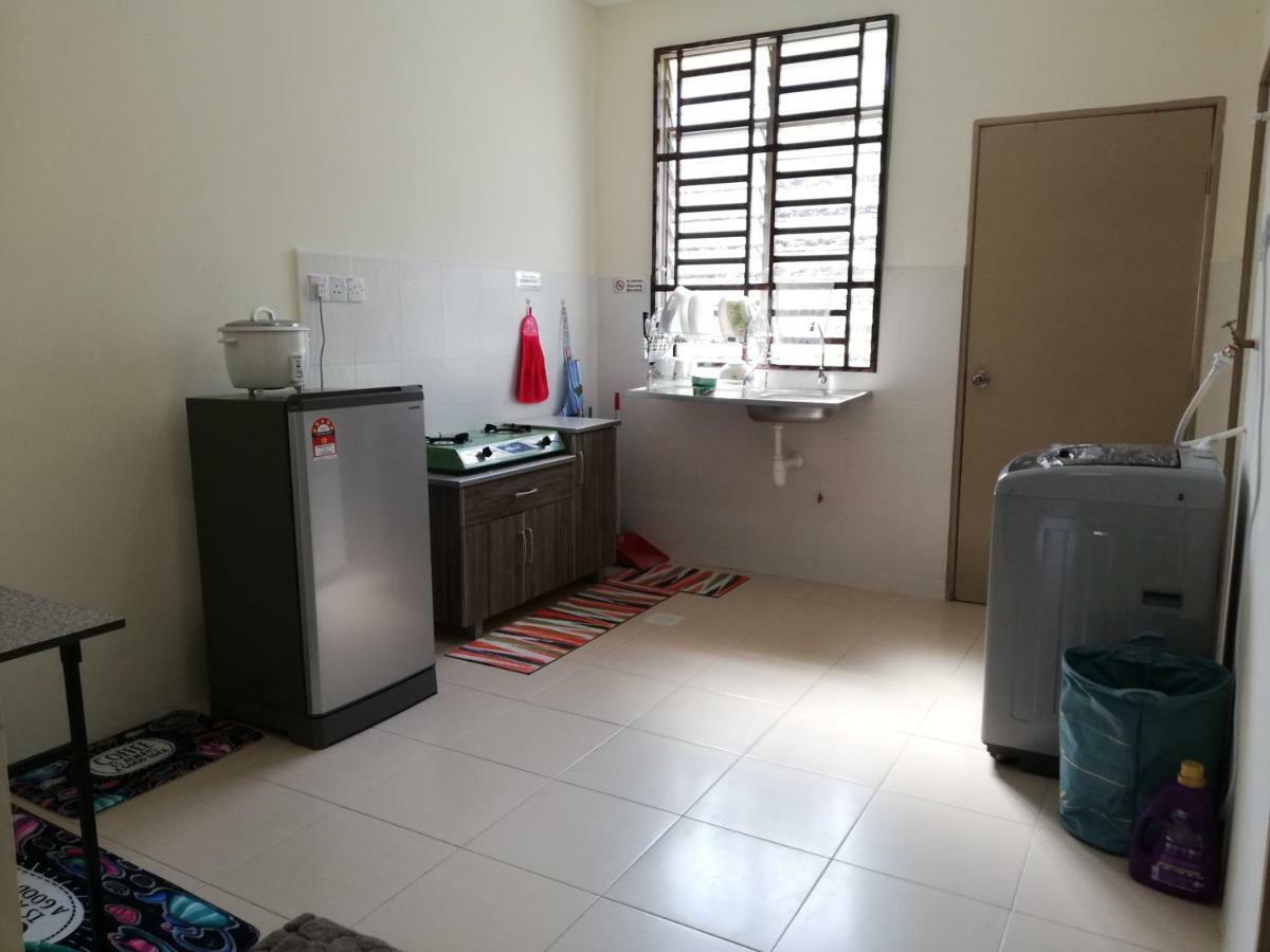 Neesa Homestay Bukit Gambang-Muslim Εξωτερικό φωτογραφία