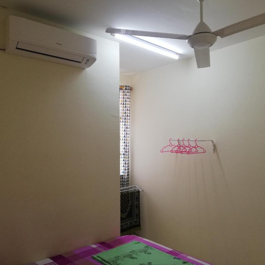 Neesa Homestay Bukit Gambang-Muslim Εξωτερικό φωτογραφία